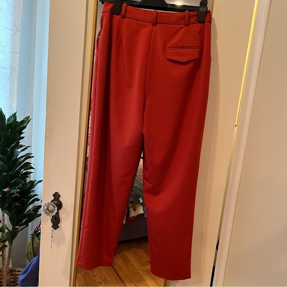Topshop Straight Leg Pleated Trouser Pants in Burnt Orange - Picture 2 of 6
